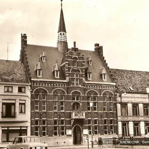 Oude gemeentehuis 1