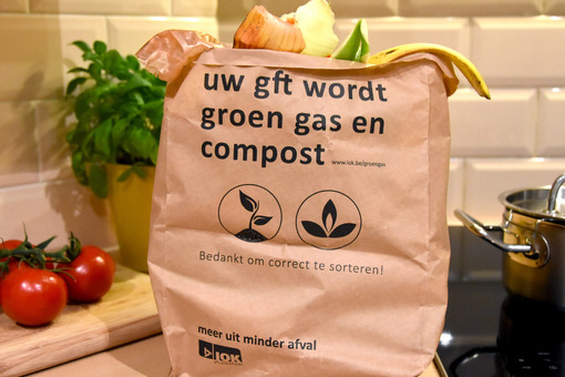 2019 4 composteerbare papieren zak 1